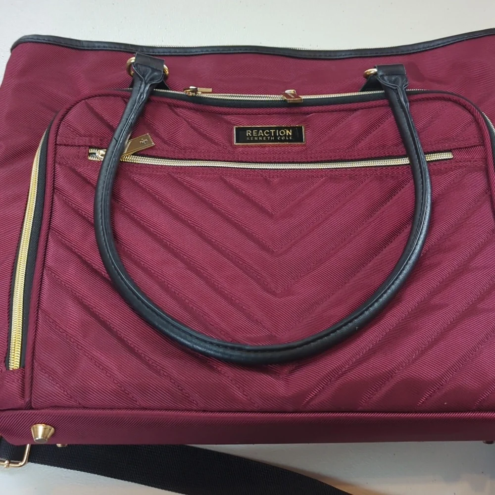 Reaction Kenneth Cole excellent padded